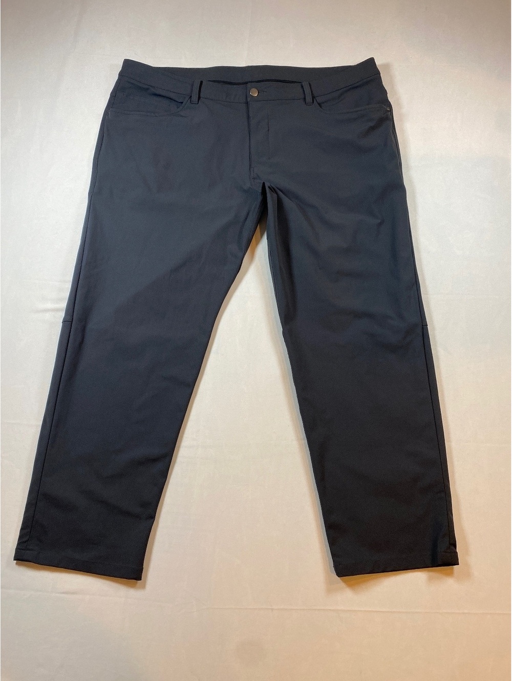 Lululemon ABC Classic Fit Men’s Size 40